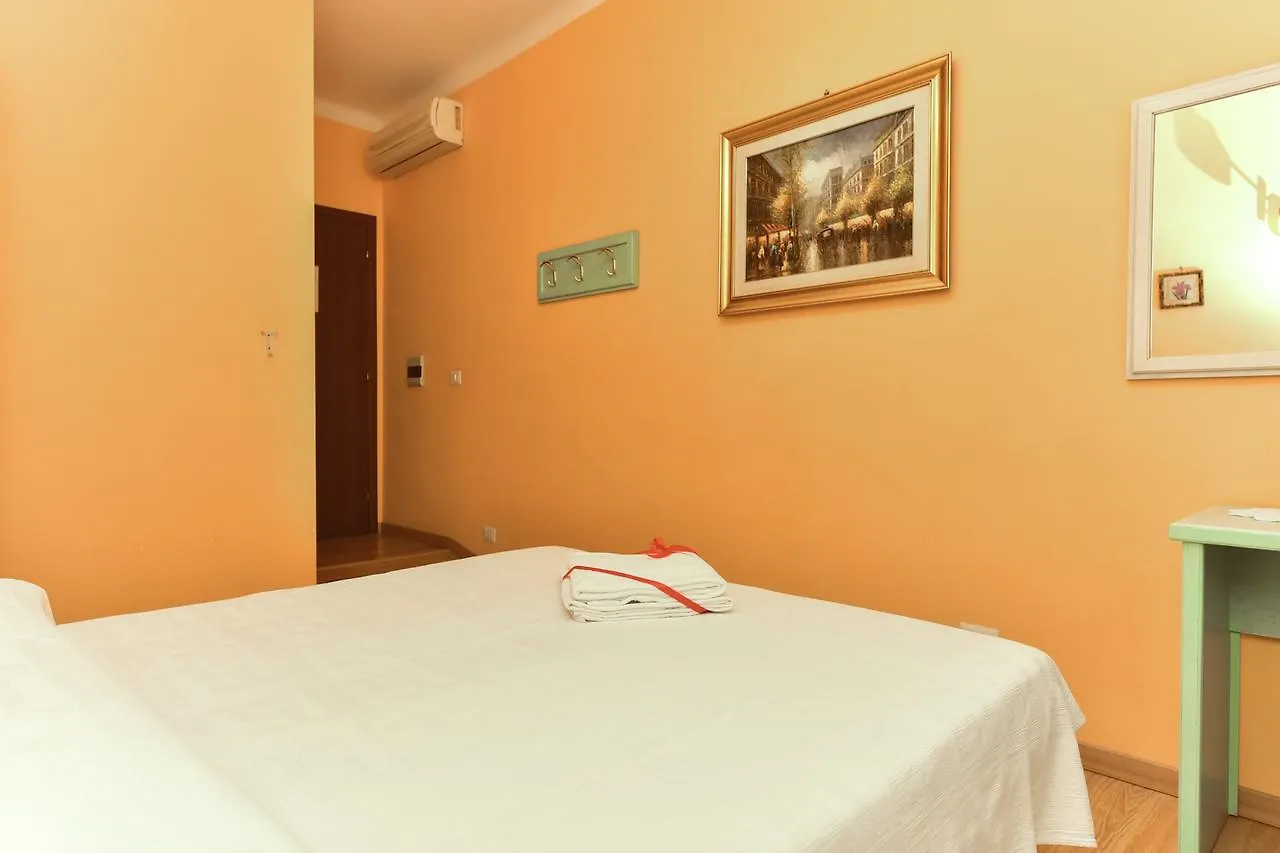 Claudia Suites Roma 3*,  Italia